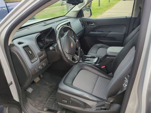Used 2016 Chevrolet Colorado Z71 AWD/4WD image 4