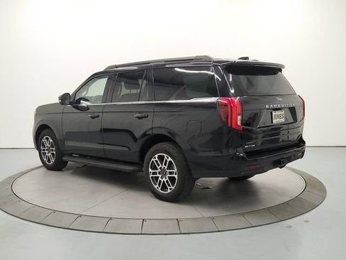 Used 2025 Ford Expedition Active AWD/4WD image 6