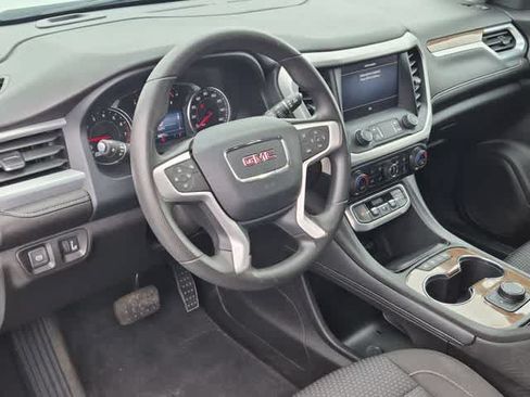 Used 2023 GMC Acadia SLE FWD image 10