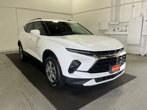 Used 2024 Chevrolet Blazer LT AWD/4WD image 1