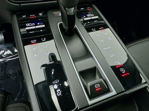 Used 2023 Porsche Macan S image 23