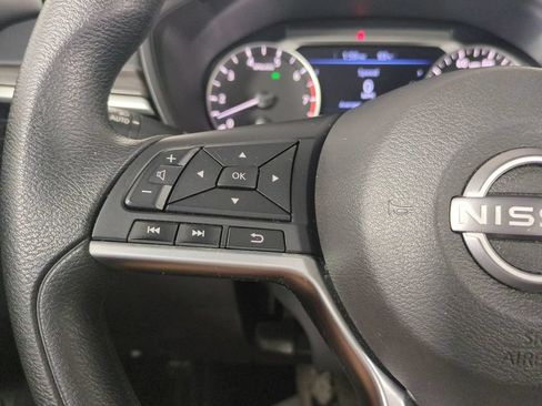 Used 2025 Nissan Altima 2.5 SV FWD image 29