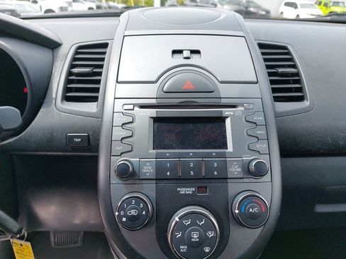 Used 2011 Kia Soul + image 25