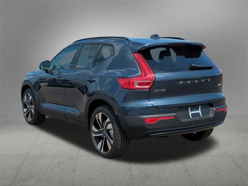 New 2026 Volvo XC40 B5 Ultra w/ Protection Package Premier image 4
