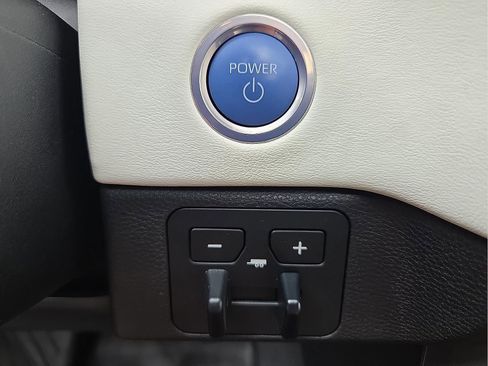 Used 2024 Toyota Tundra Capstone AWD/4WD image 21