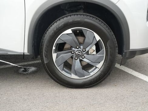 Used 2025 Nissan Rogue SV FWD image 46