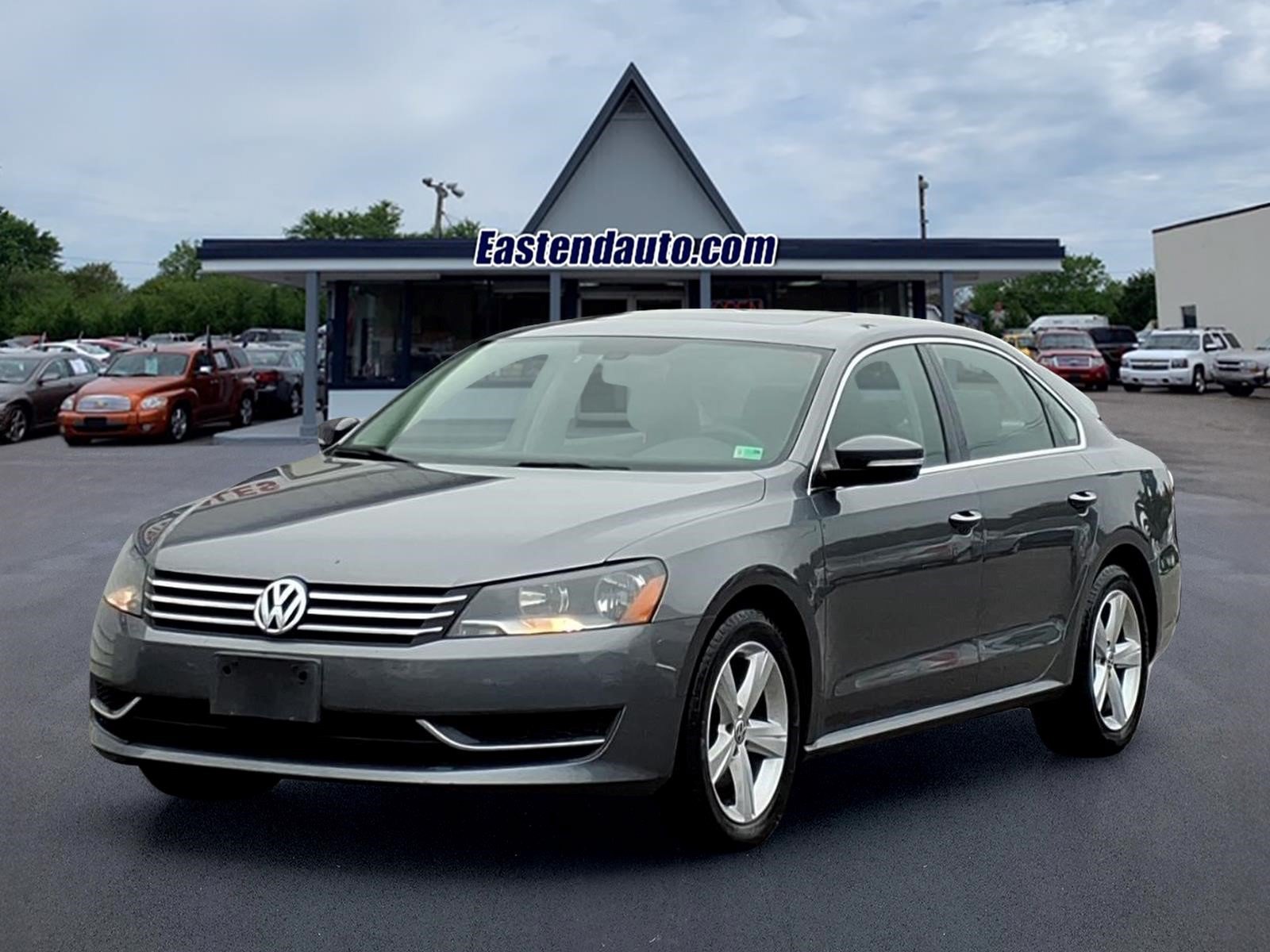 Used 2013 Volkswagen Passat 2.5 SE FWD image 1