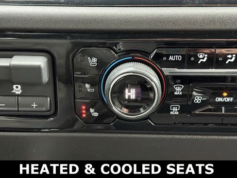 Used 2025 Chevrolet Silverado 2500 ZR2 w/ Technology Package image 10