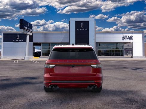 New 2026 Lincoln Aviator AWD w/ Jet Appearance Package image 5
