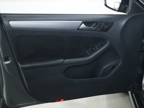 Used 2016 Volkswagen Jetta Sport image 19