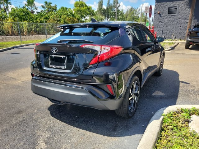 Used 2021 Toyota C-HR XLE FWD image 4