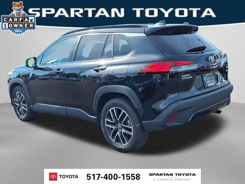 Used 2026 Toyota Corolla Cross XLE AWD/4WD image 10