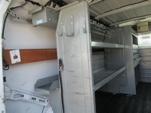 Used 2014 Chevrolet Express 2500 image 9