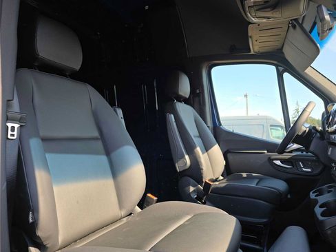 Used 2026 Mercedes-Benz Sprinter 2500 image 12