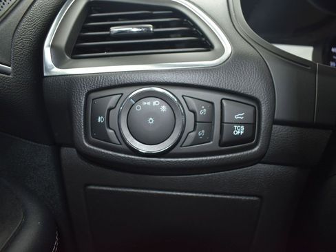 Used 2024 Ford Edge Titanium image 13