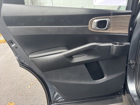 Used 2022 Kia Sorento X-Line EX image 16