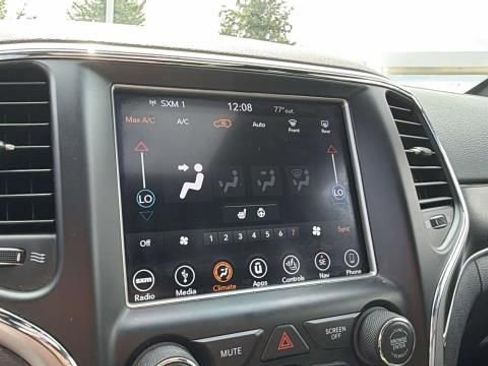 Used 2018 Jeep Grand Cherokee Limited AWD/4WD image 20