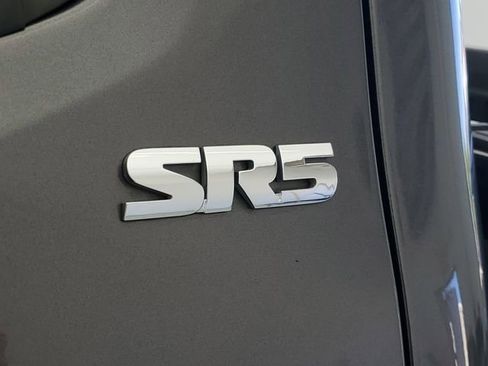 Used 2016 Toyota Tacoma SR5 w/ SR5 Appearance Package (SN) RWD image 12