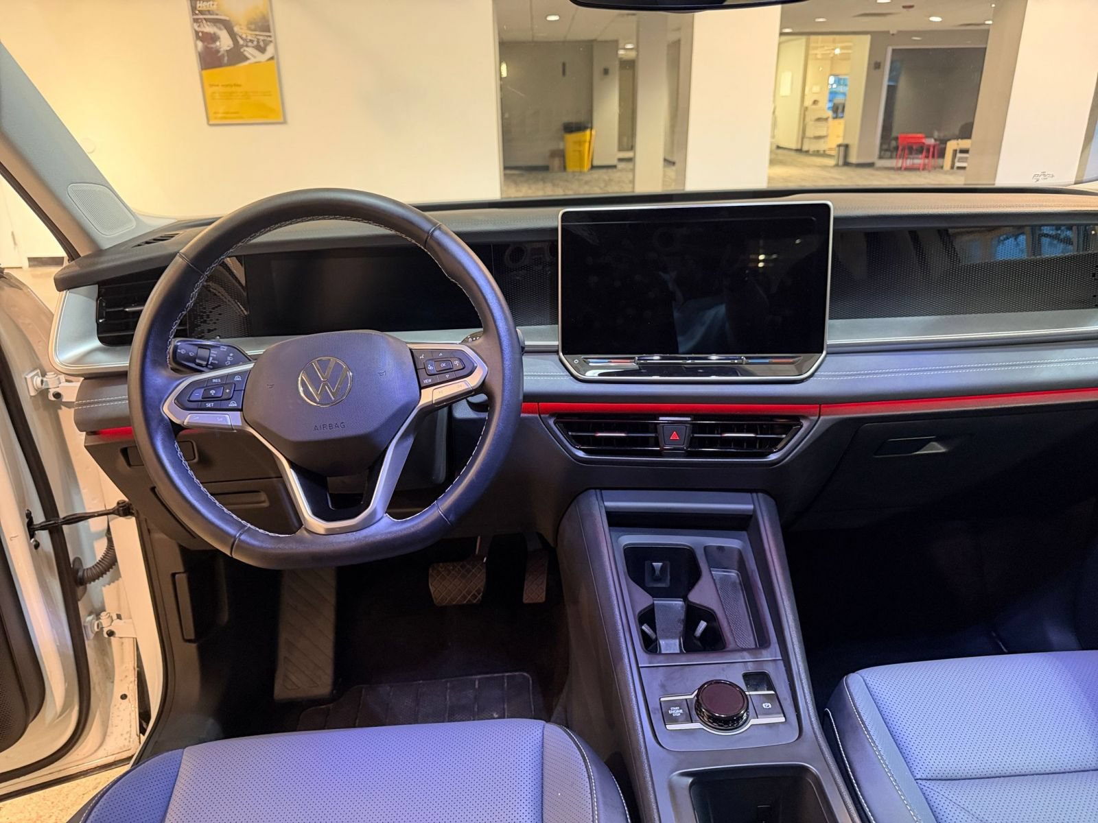 Used 2026 Volkswagen Tiguan SE AWD/4WD image 34