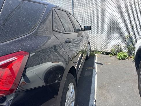 Used 2021 Chevrolet Equinox LS FWD image 5