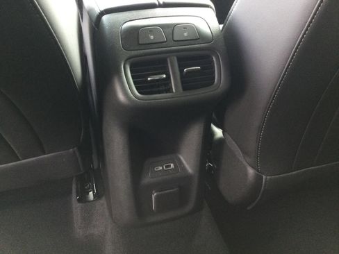 Used 2023 Buick Envision Avenir AWD/4WD image 12