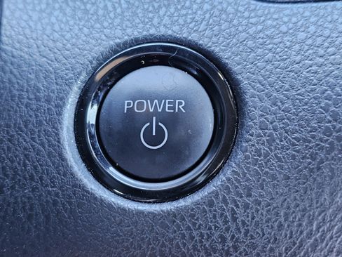 Used 2025 Toyota Camry SE image 22