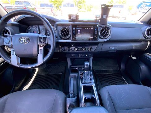 Used 2018 Toyota Tacoma TRD Off-Road image 15