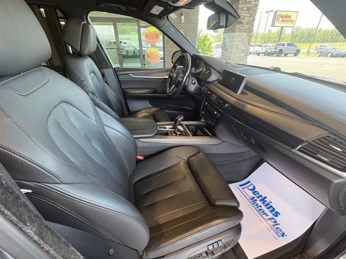 Used 2016 BMW X5 xDrive50i AWD/4WD image 28