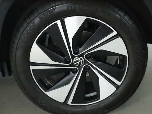 Used 2024 Volkswagen Taos SE AWD/4WD image 40