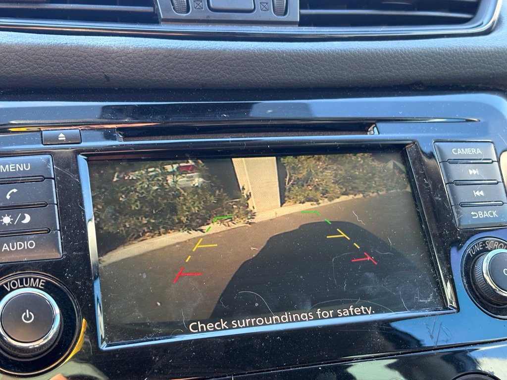 Used 2020 Nissan Rogue S FWD image 14