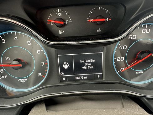 Used 2017 Chevrolet Cruze LT w/ Convenience Package image 11