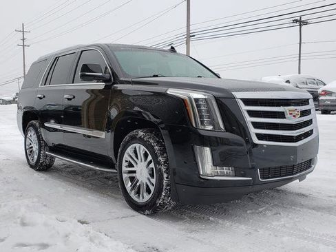 Used 2017 Cadillac Escalade 4WD image 8