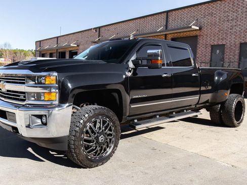 Used 2018 Chevrolet Silverado 3500 LTZ w/ Duramax Plus Package image 5