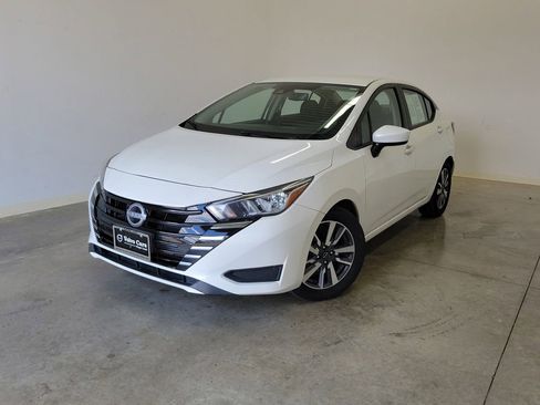 Used 2023 Nissan Versa SV w/ Electronics Package FWD image 34