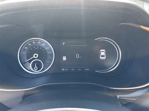 Used 2025 Genesis G70 2.5T image 26