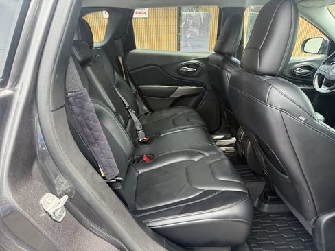 Used 2021 Jeep Cherokee Limited AWD/4WD image 23