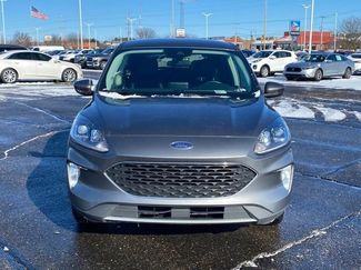Used 2022 Ford Escape SEL video 3
