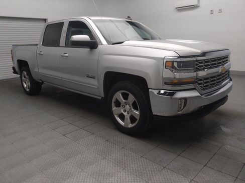 Used 2018 Chevrolet Silverado 1500 LT w/ Texas Edition RWD image 13