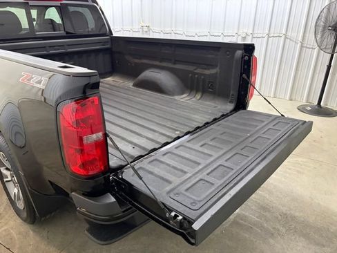 Used 2018 Chevrolet Colorado Z71 AWD/4WD image 11