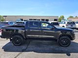 Used 2023 Nissan Frontier SV w/ Midnight Edition Package image 5