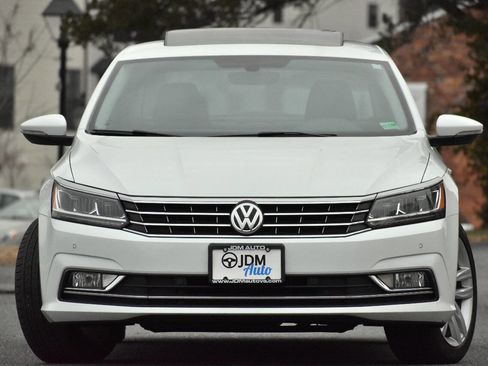 Used 2017 Volkswagen Passat 1.8T SE FWD image 3