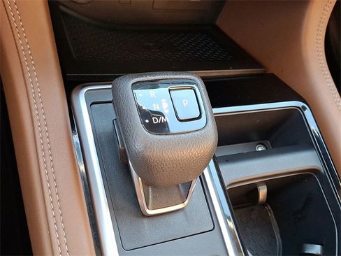 Used 2025 Nissan Pathfinder Platinum w/ Black Appearance Package image 12