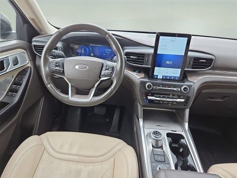 Used 2020 Ford Explorer Platinum w/ Premium Technology Package AWD/4WD image 10