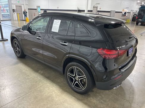 Used 2025 Mercedes-Benz GLA 250 4MATIC image 5
