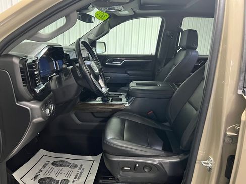 Used 2022 GMC Sierra 1500 Elevation w/ Elevation Premium Package image 5