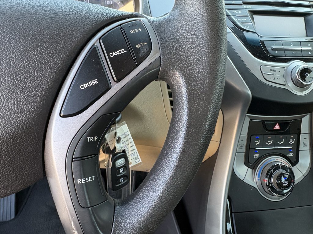 Used 2013 Hyundai Elantra GLS FWD image 17