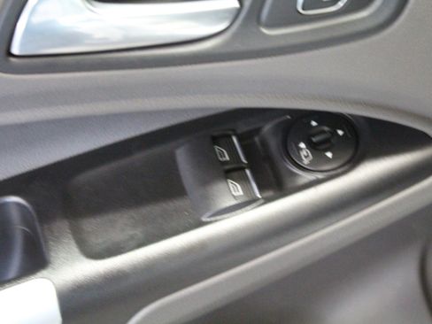 Used 2023 Ford Transit Connect XLT image 19