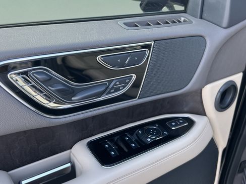 Certified 2023 Lincoln Navigator Reserve AWD/4WD image 10
