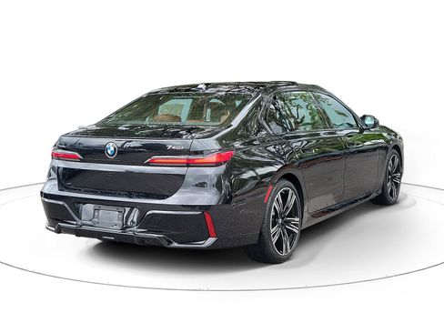 New 2026 BMW 740i w/ Premium Package RWD image 4