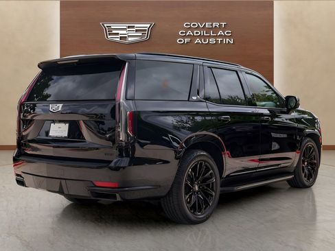 Used 2022 Cadillac Escalade Sport Platinum w/ LPO, ONYX Package AWD/4WD image 4
